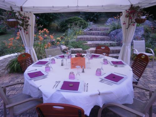 Le Jardin Des Roches Bed & Breakfast Moigny Exterior photo